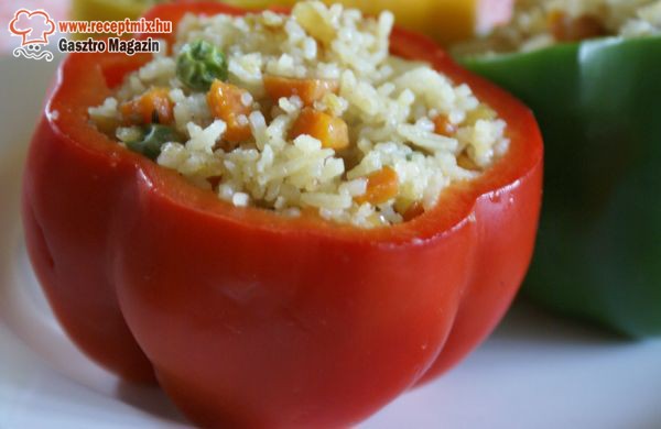 Zöldséges rizzsel töltött paprika