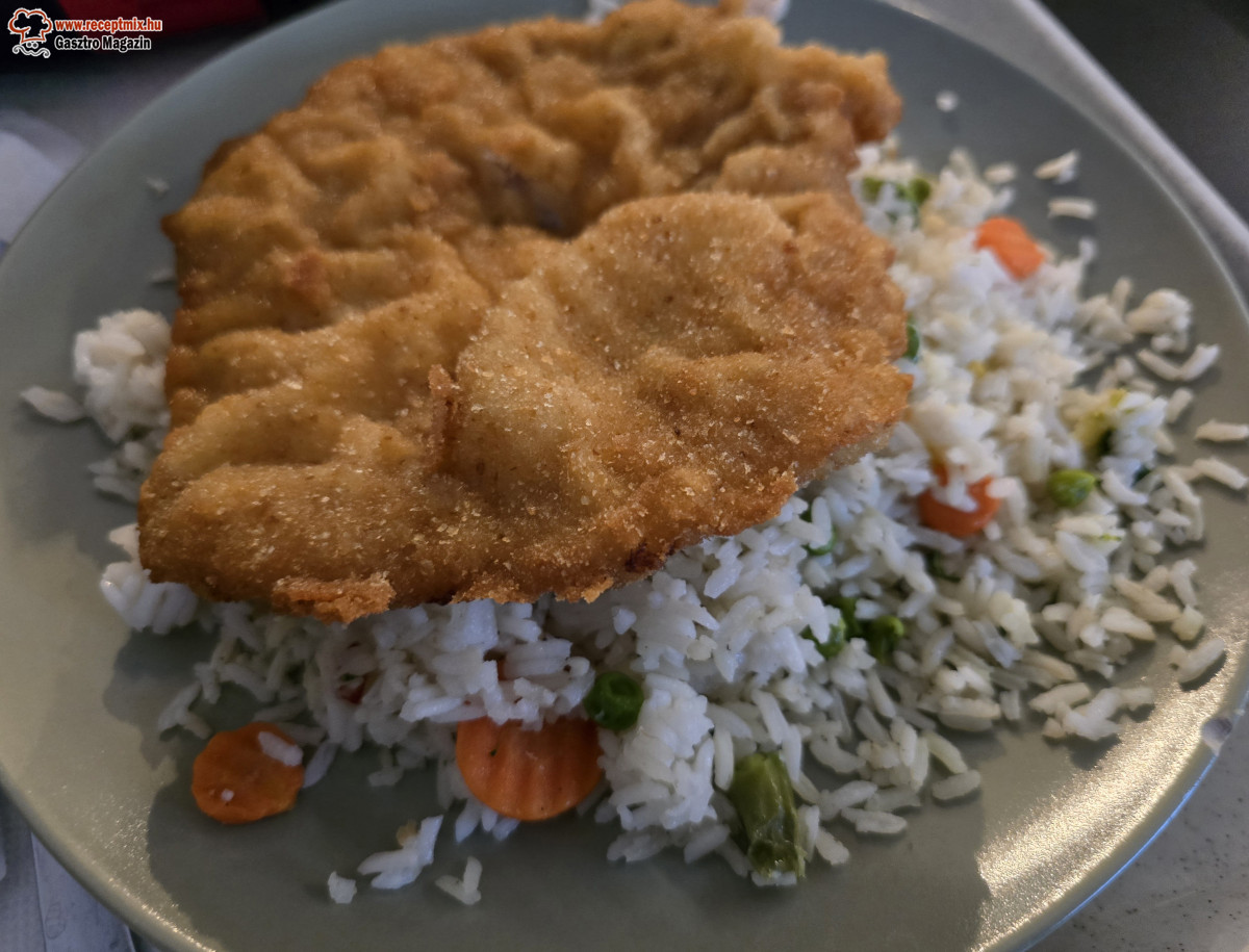Rántott csirkemell, rizs