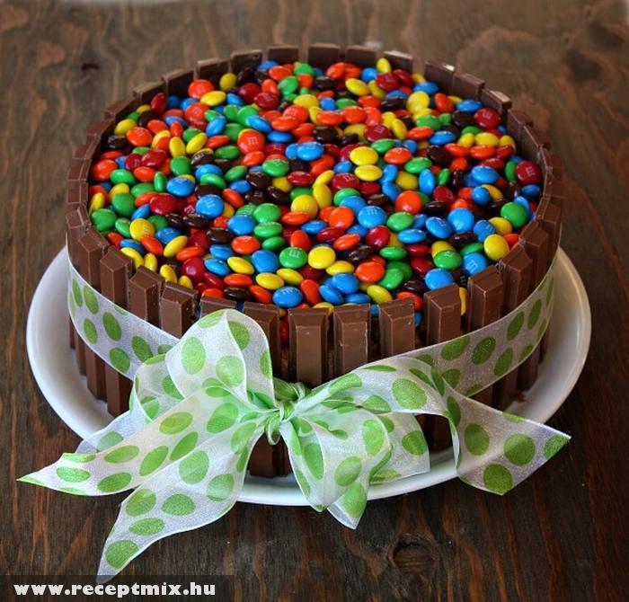 Kit- Kat & M&M-s torta