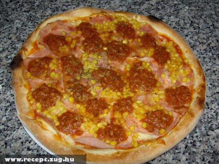 Szalámis pizza