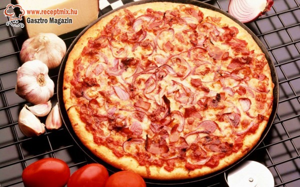 Sonkás pizzát sütöttem