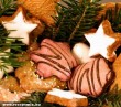 Karácsonyfa dísz - fenyõfa gyöngye apró süteményekbõl