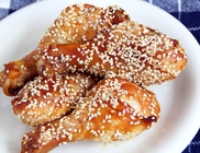 Szezámmagos-mézes csirkecombok Szezámmagos-mézes csirkecombok